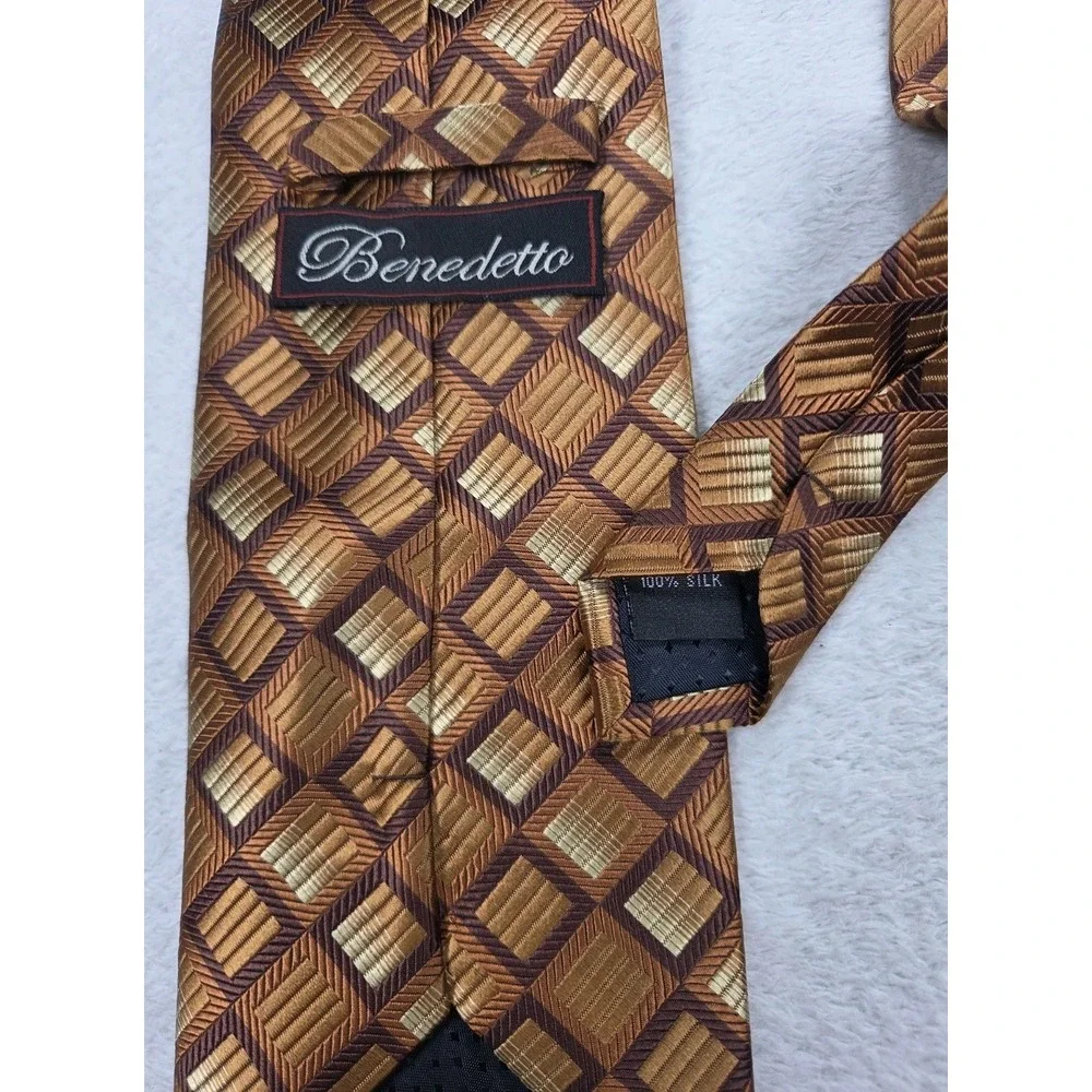 Benedetto Men's 100% Silk Tie Brown Gold Geometric Cube Classic 3.75